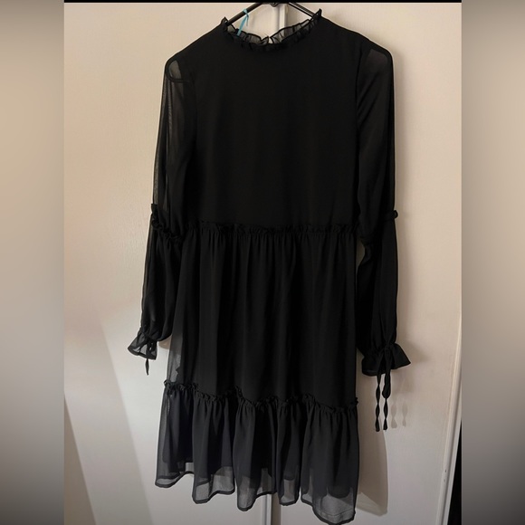 Dresses & Skirts - Black Dress